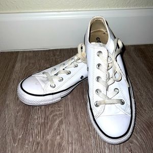 White leather converse size 6 women’s